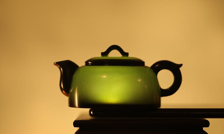 生活在茶盞中：一邊沉浮，一邊新生